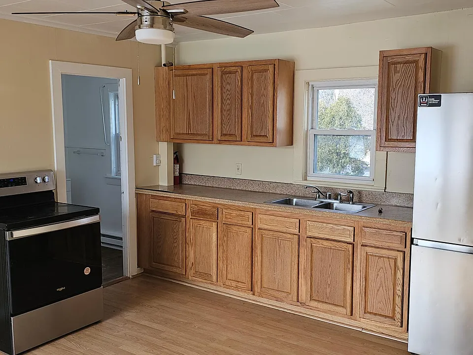 221 Lisbon St #2