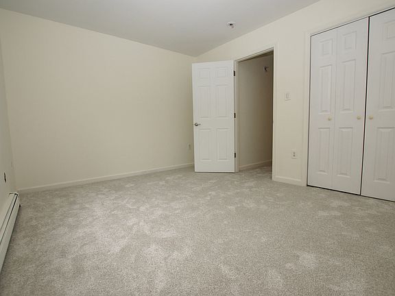 5th image of 77 Bunker St #2
