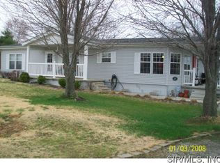 21727 Robin Ln, Carlyle, IL 62231