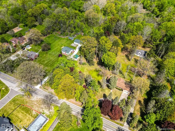 17331 Millar Rd, Clinton Township, MI 48036