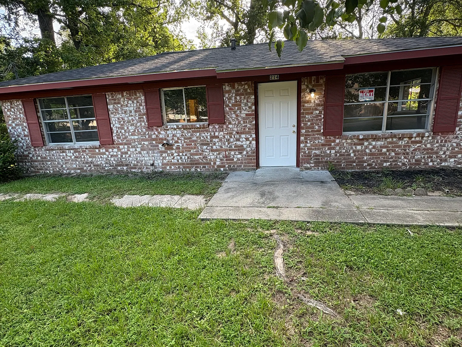 3 bed, 1040 sqft, $1,750 — Photo 1