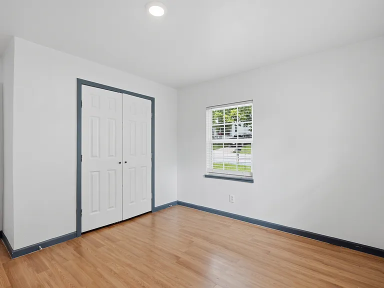 620 E Sears St — Photo 11