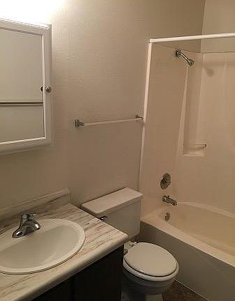 3rd image of 912 10th St W APT 14