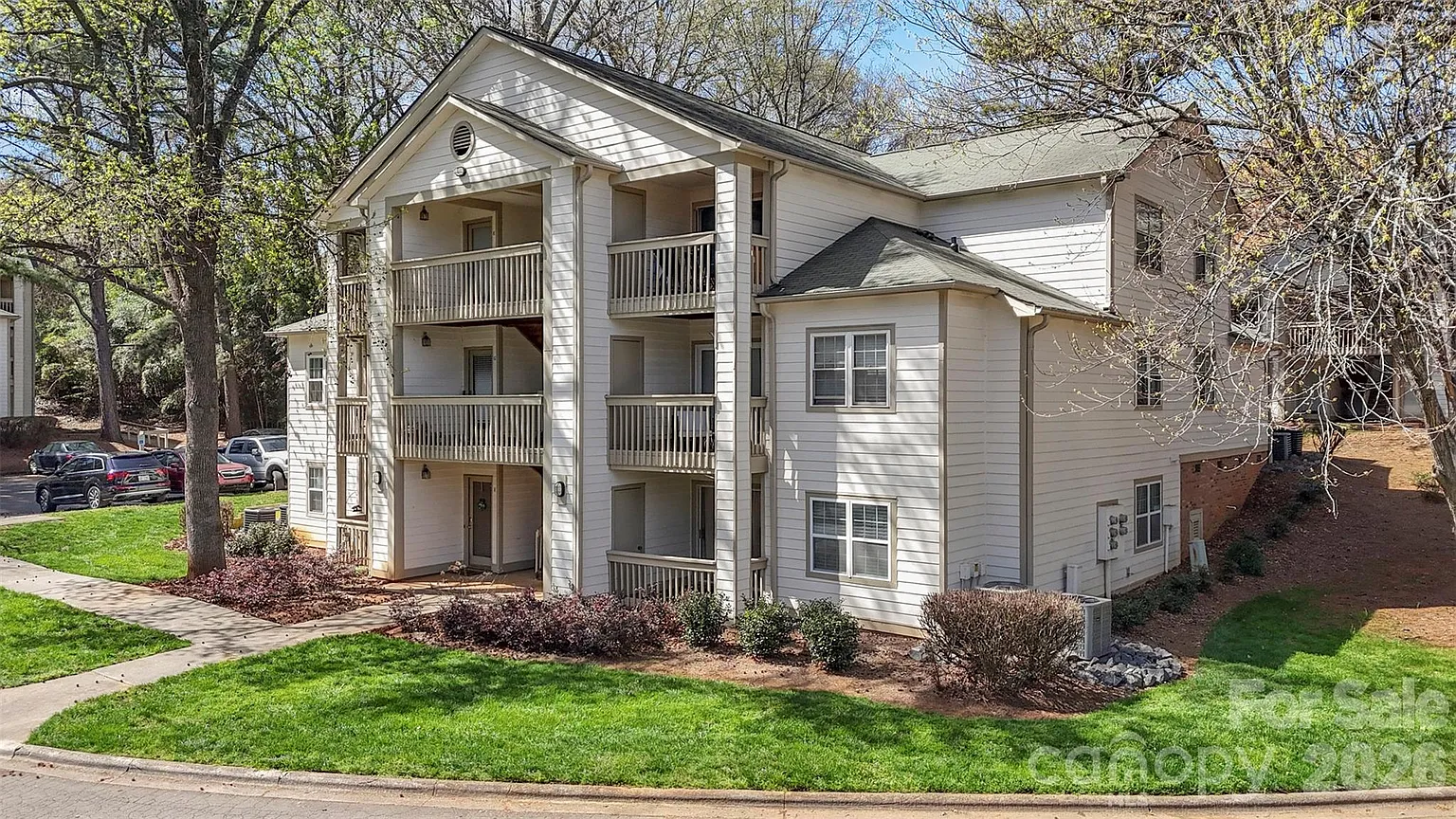 1032 Churchill Downs Ct APT J photo 1