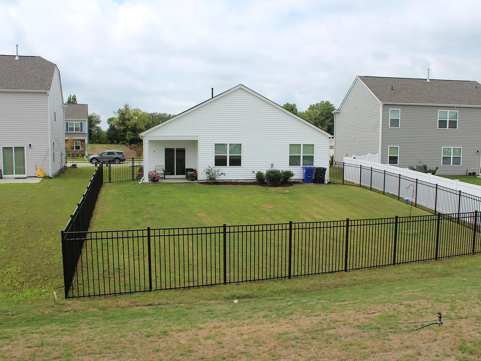 4 bed, 2.0 bath, 1764 sqft, $2,150 — Photo 4