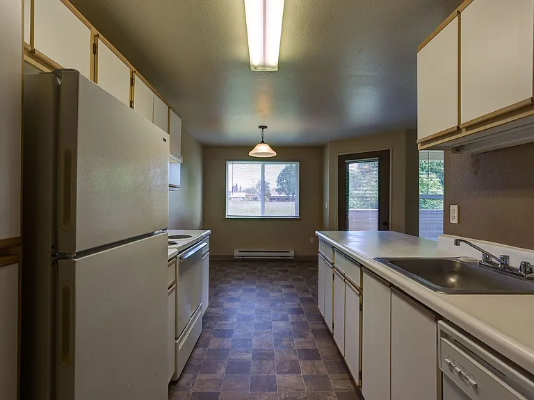 Creekside Apartments  — Photo 10