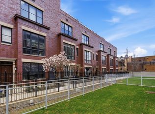 2657 N Hermitage Ave, Chicago, IL