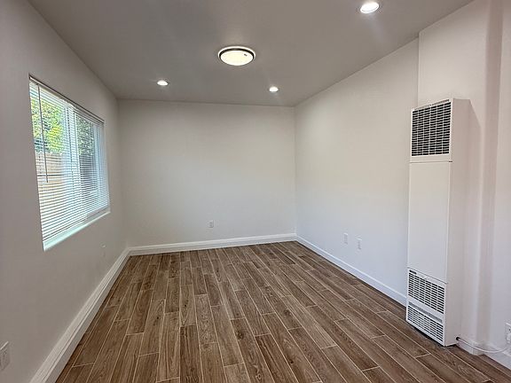 4th image of 1304 W Nectarine Ave #A
