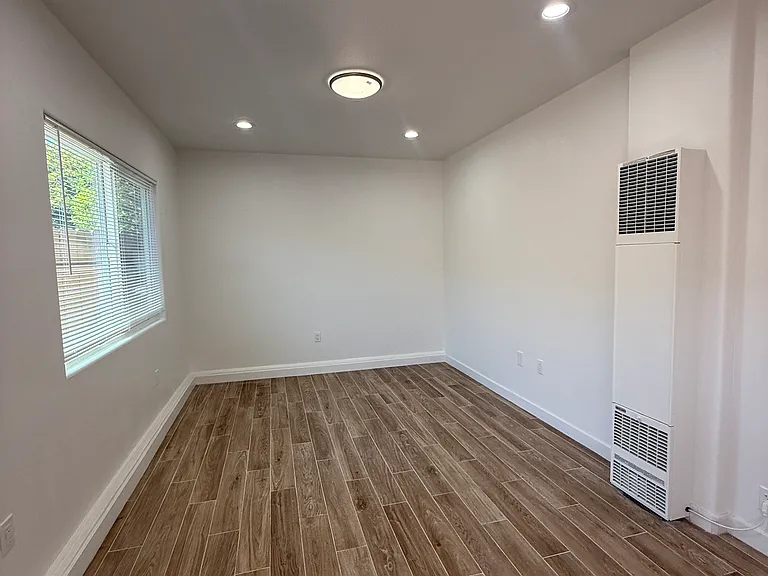 1304 W Nectarine Ave #A — Photo 4