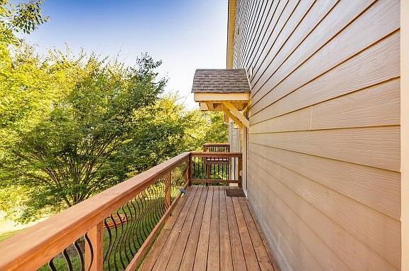5th image of 305 Coldwater Dr