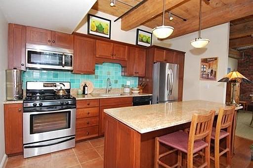 5th image of 25 Cedar St Unit 12