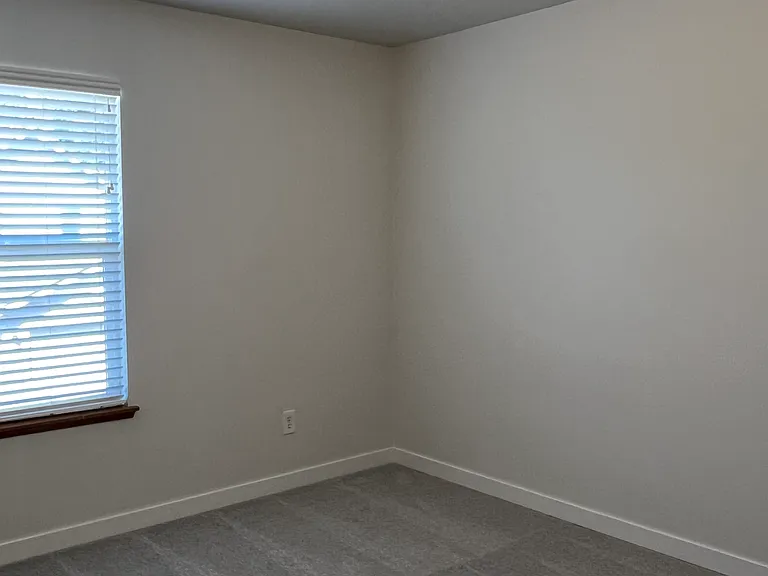 1360 Griggs St — Photo 27