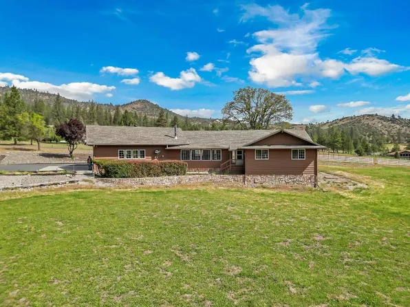 2624 Eastman Ln, Yreka, CA 96097