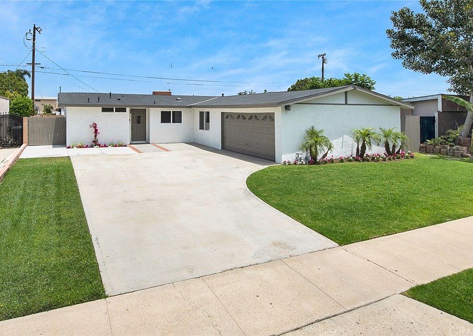 1st image of 5896 Los Santos Way