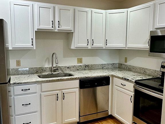 5th image of 170 Oxford St Unit 504