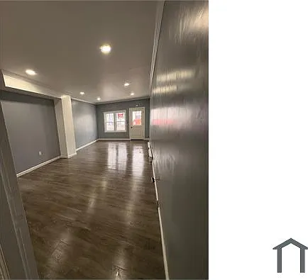 409 W Market St #1 — Photo 10