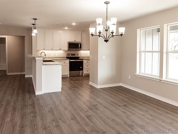 4th image of 506 N Henderson St