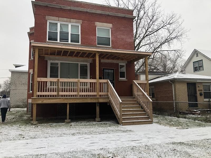 1st image of 301 W 109th Pl APT 1