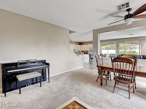 4th image of 2736 Marysville Ave