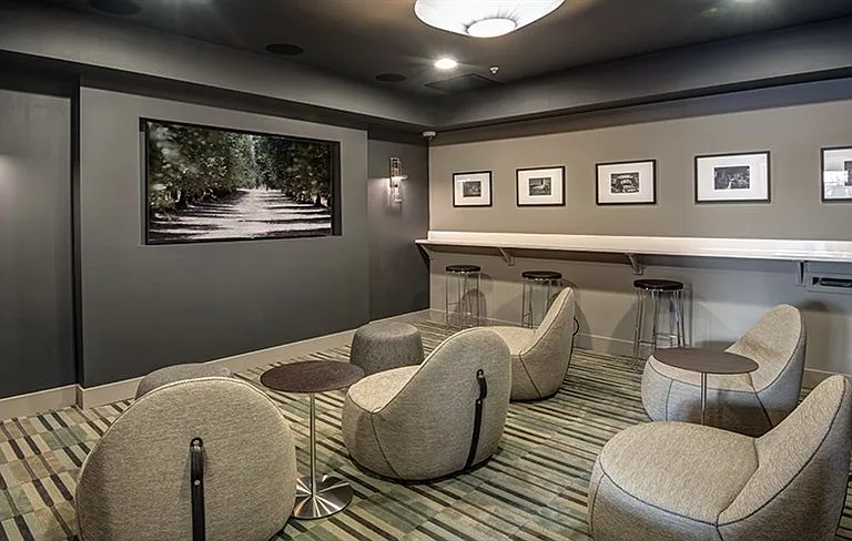 Sports Lounge