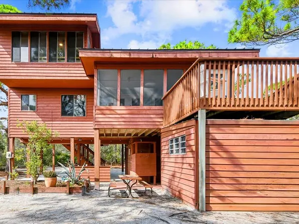 1240 Sea Dune Dr, Eastpoint, FL 32328