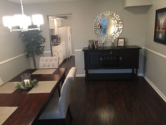 Dining/entertainment area