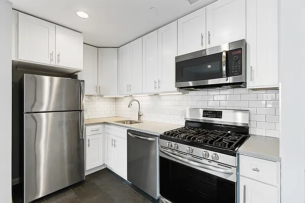 Rented by REAL New York | media 20