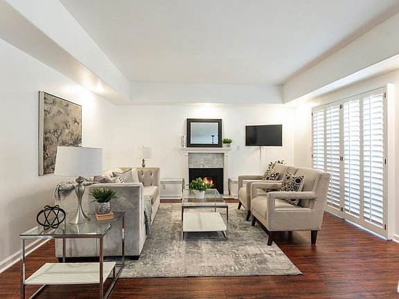 4th image of 1537 S Wooster St APT 109