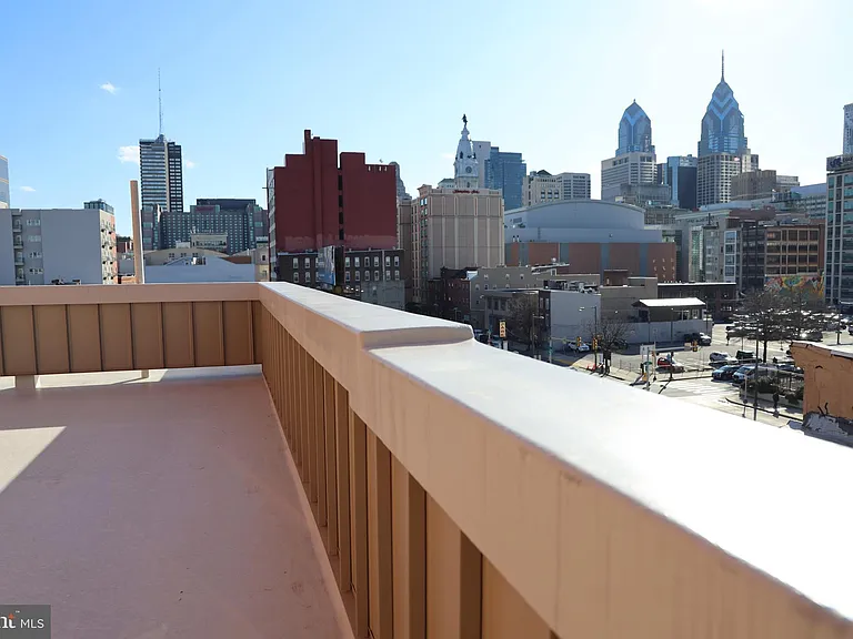 1231 Vine St #1 — Photo 30