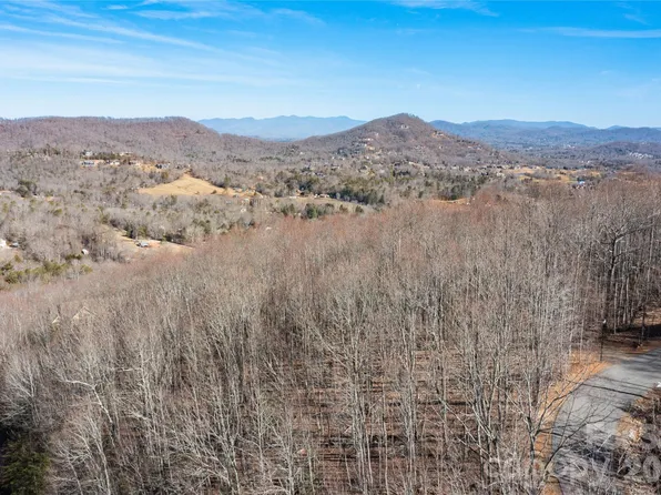 1306 Double Knob Dr, Arden, NC 28704