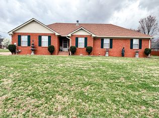 1701 Hollow Oak Dr, Lebanon, TN 37087