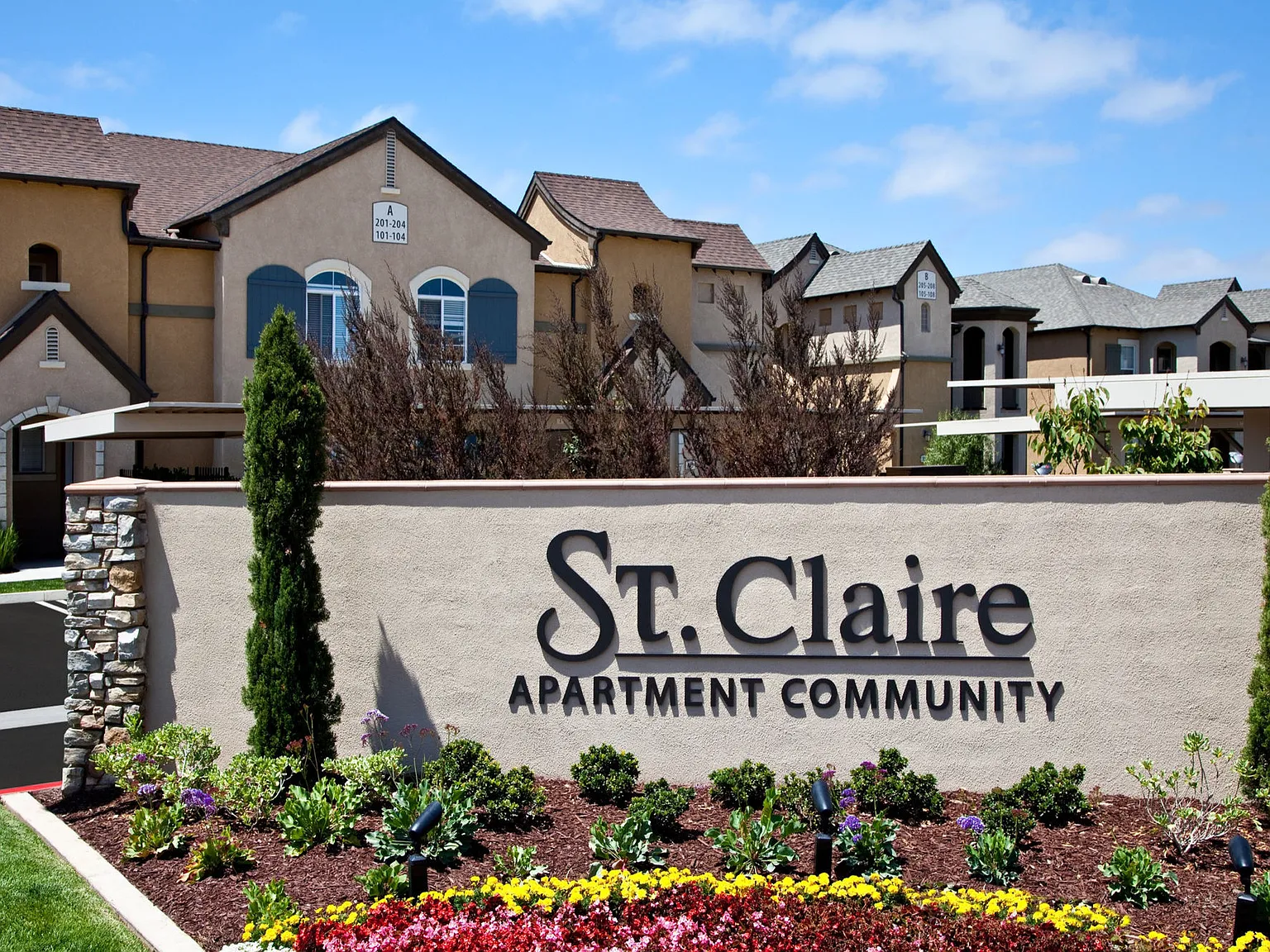 St Claire — Photo 3