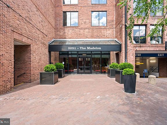 3rd image of 3251 Prospect St NW APT 301