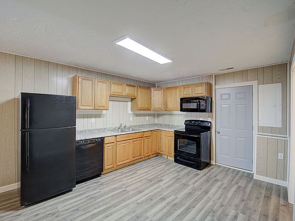 3rd image of 255 N Cross St #B