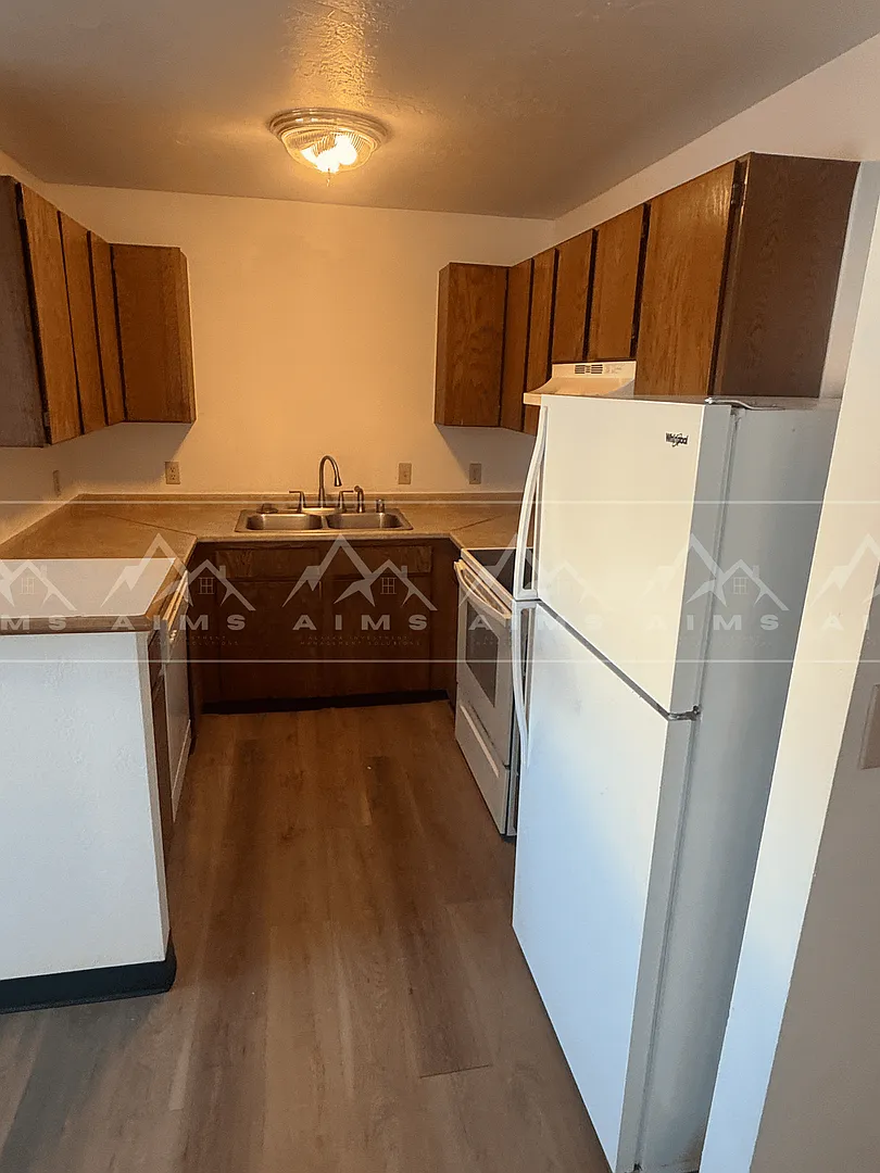 Silverfox Apartments (12521) — Photo 3
