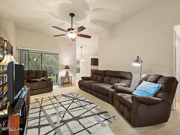 5th image of 15831 DALLAS CREEK Court