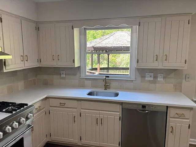127 Stockton Ave — Photo 7