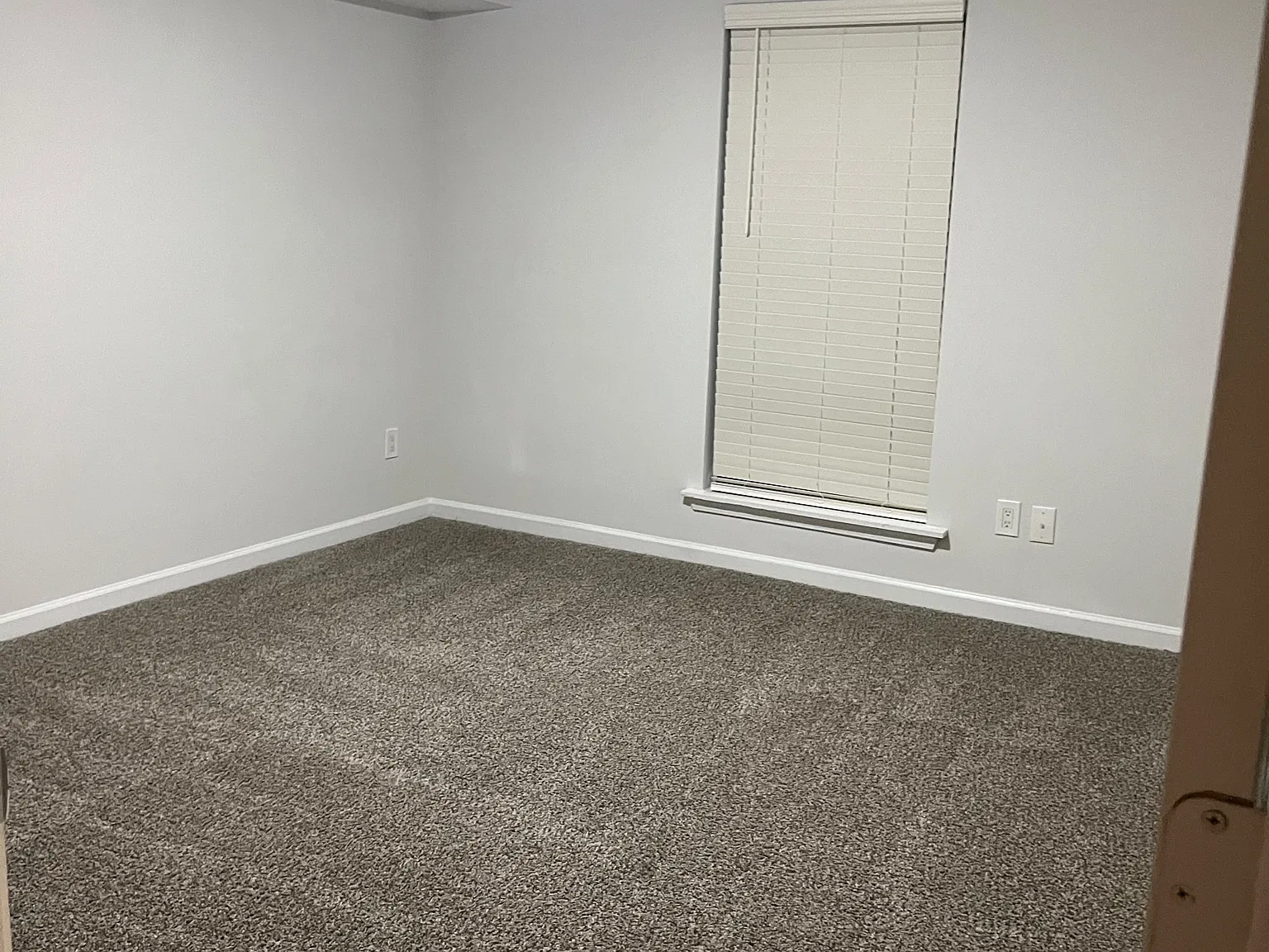 1 bed, 737 sqft, $1,300 — Photo 3