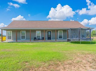133 County Road 6611, Devine, TX 78016