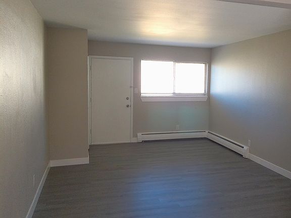 3rd image of 1120 Holland Park Blvd #2