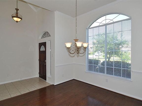 5th image of 25605 Southwood Oaks Ct