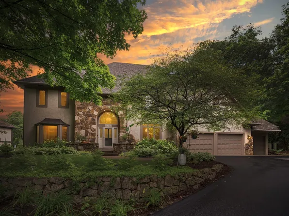 19750 Muirfield Cir, Shorewood, MN 55331