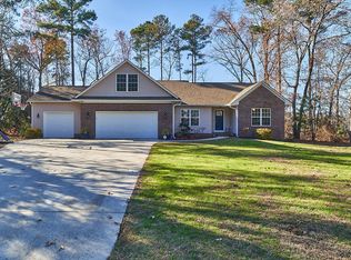 29 Sunset Dr, Whispering Pines, NC 28327