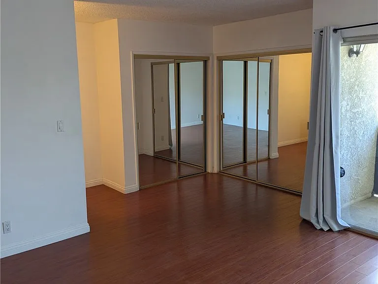 2105 Mathews Ave #10 — Photo 12