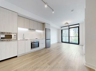 86 Dundas St E #413, Mississauga, ON L5A 1W4