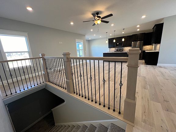 5th image of 1107 Greystone St