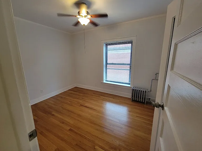 716 Clark St — Photo 7