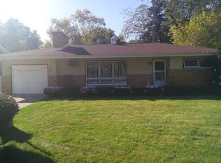 605 S Broadway St, McHenry, IL 60050