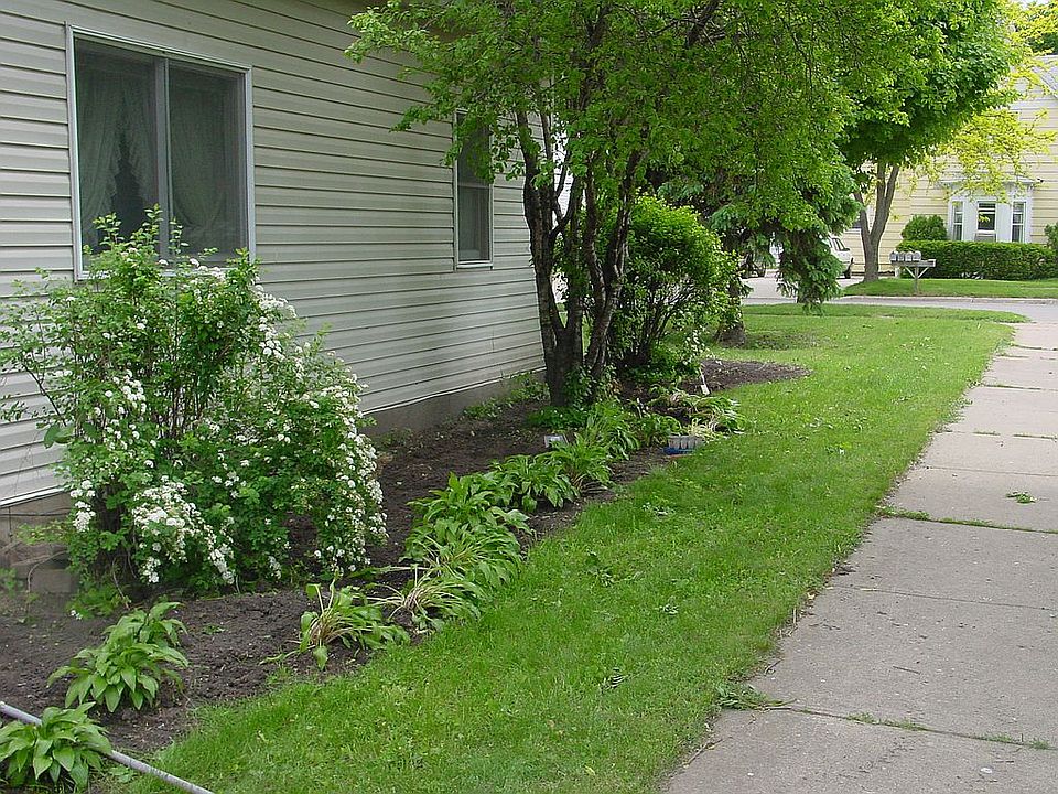 2nd image of 100 E Lyon St
