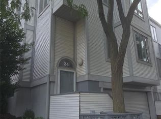 24 Columbus Square Dr, Saint Louis, MO 63101